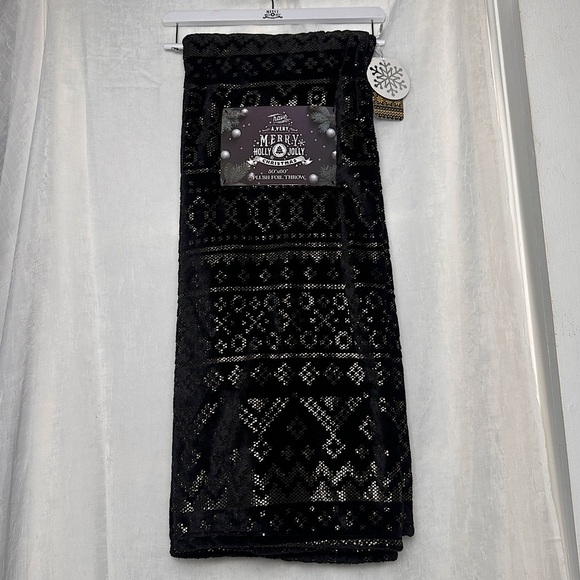 3/$20 💥  Have A Holly Jolly Merry Christmas Black Gold Foil Plush Throw Blanket - Picture 16 of 17